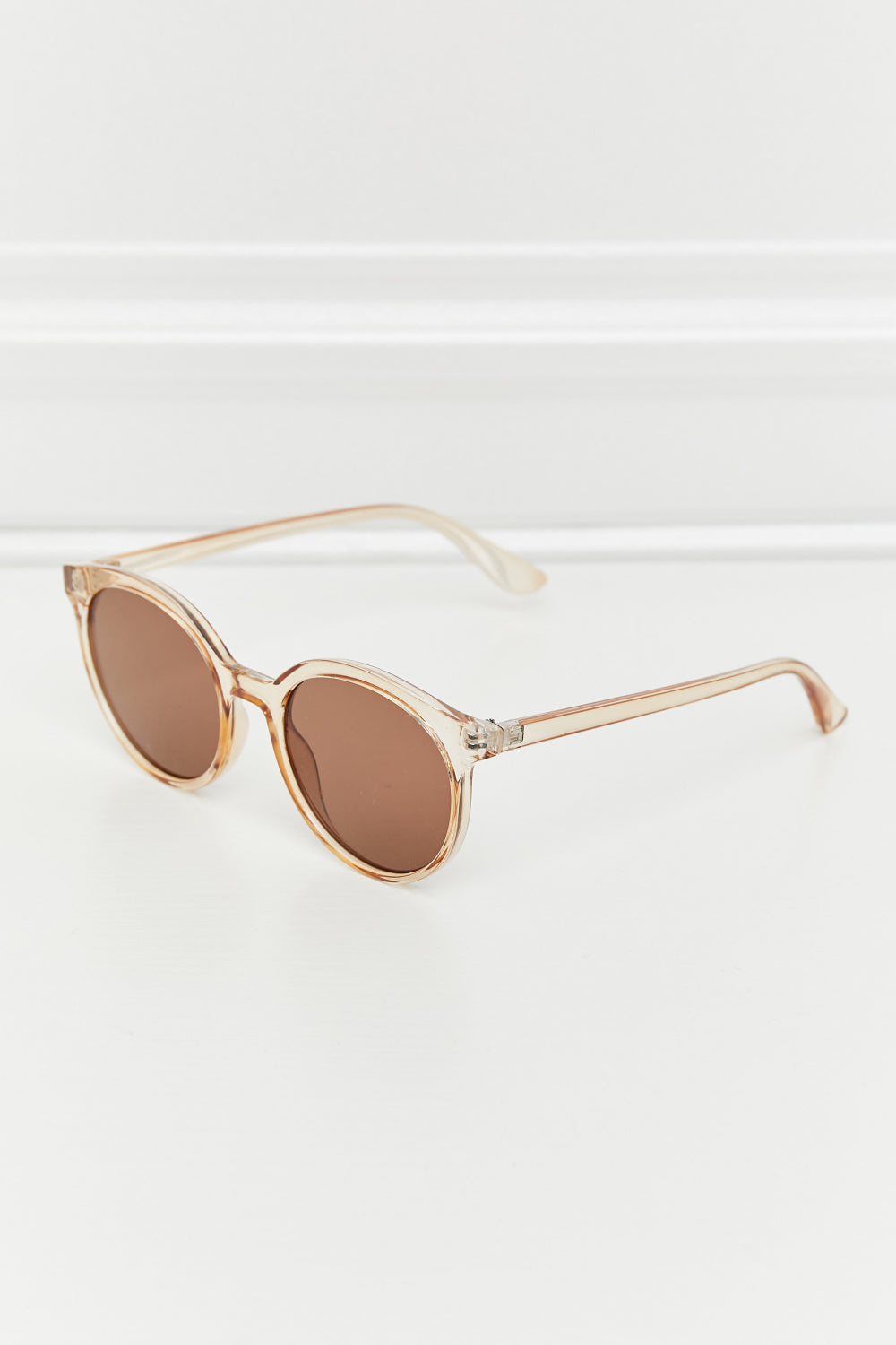 Sunglasses Women Round | UV400 Lenses and Slim Frame in Camel#colour_camel
